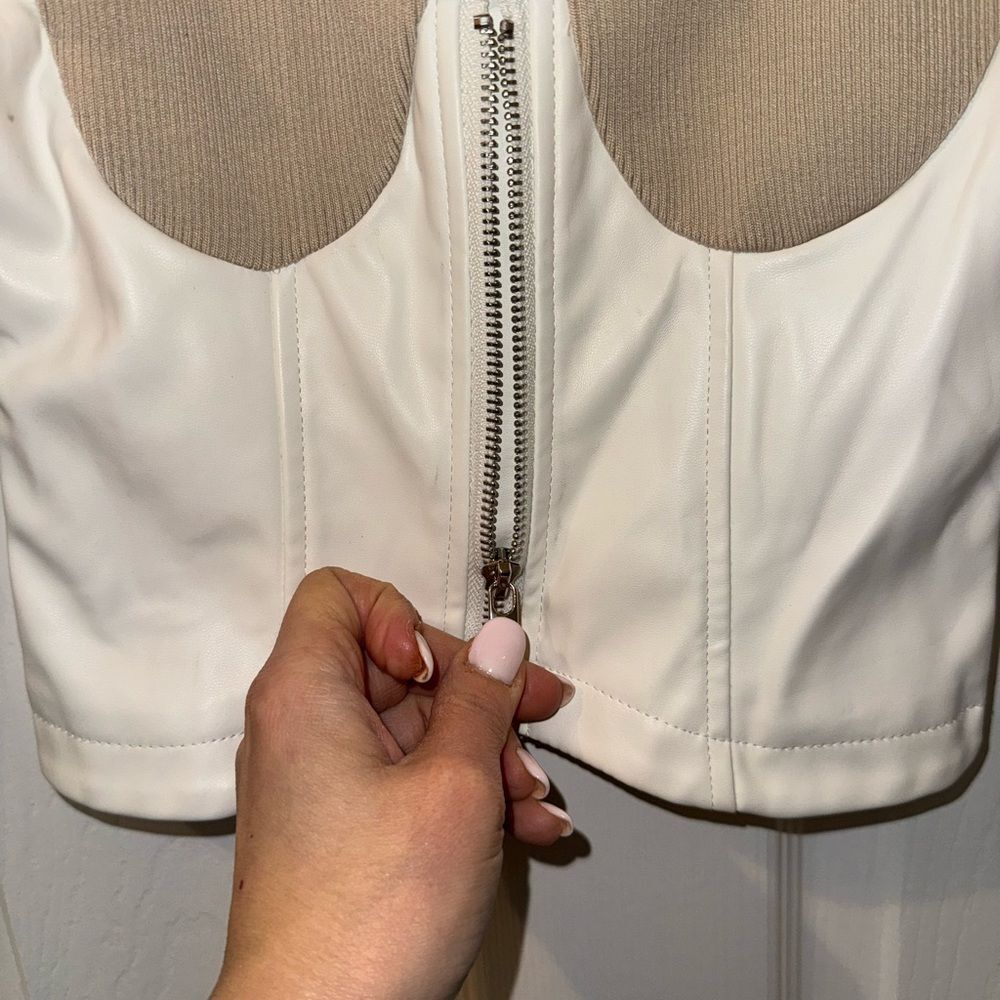 Manière De Voir Tan and White Zippered Top - Picture 4 of 9